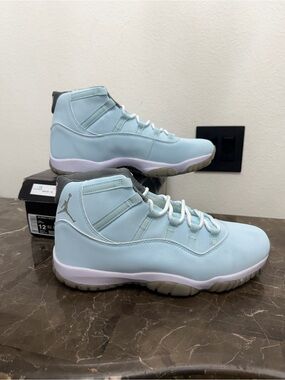 Air Jordan 11, Men’s Size 12
